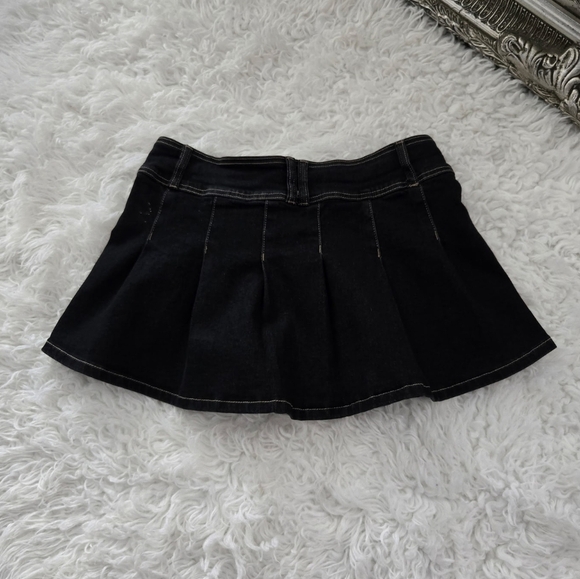 Emerson Lang Jean Skort. Size Medium. New. - Picture 3 of 9